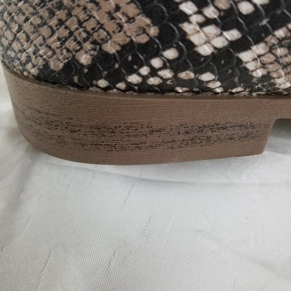 Qupid Shoes Womens 7 Multicolor Snakeskin Slip On Open Side Flat - Picture 9 of 11